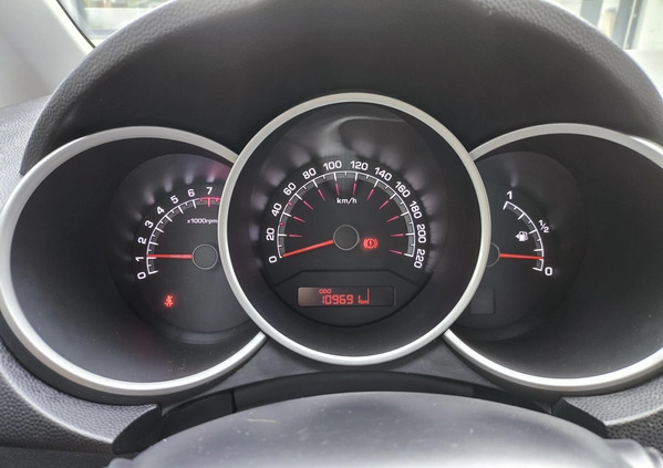 Kia Venga cena 46000 przebieg: 109700, rok produkcji 2017 z Zaklików małe 121